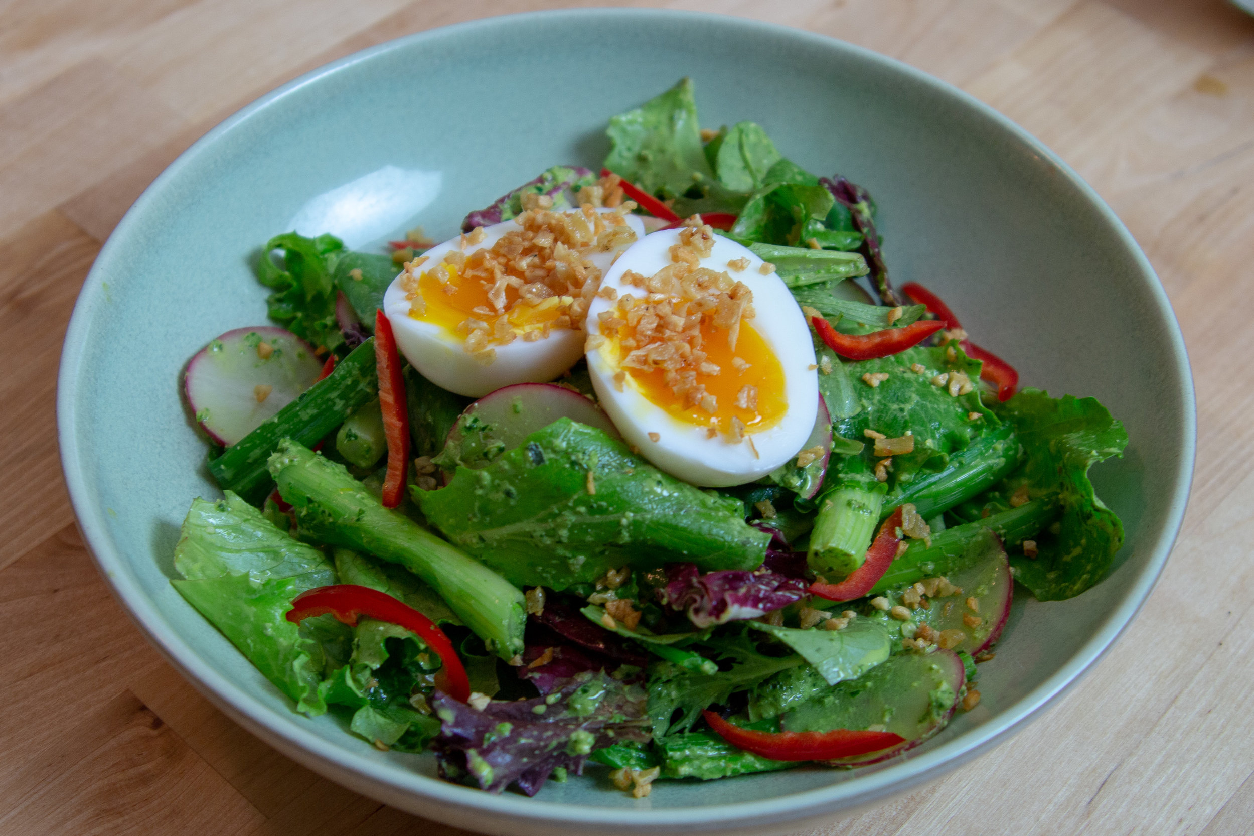  VIDEO: Warm snap pea salad with spinach walnut pesto and a 7 minute egg 