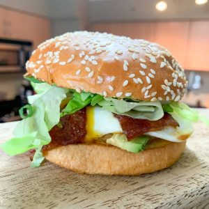 kimchi-egg-sandwich-on-a-wooden-board.