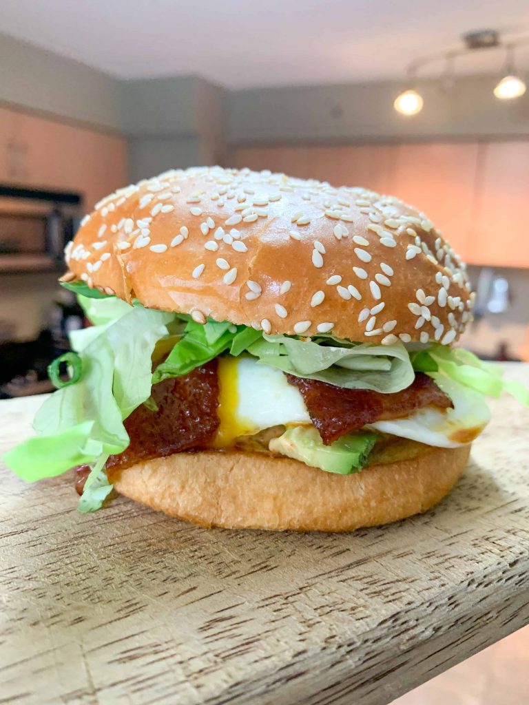 kimchi-egg-sandwich-on-a-wooden-board.