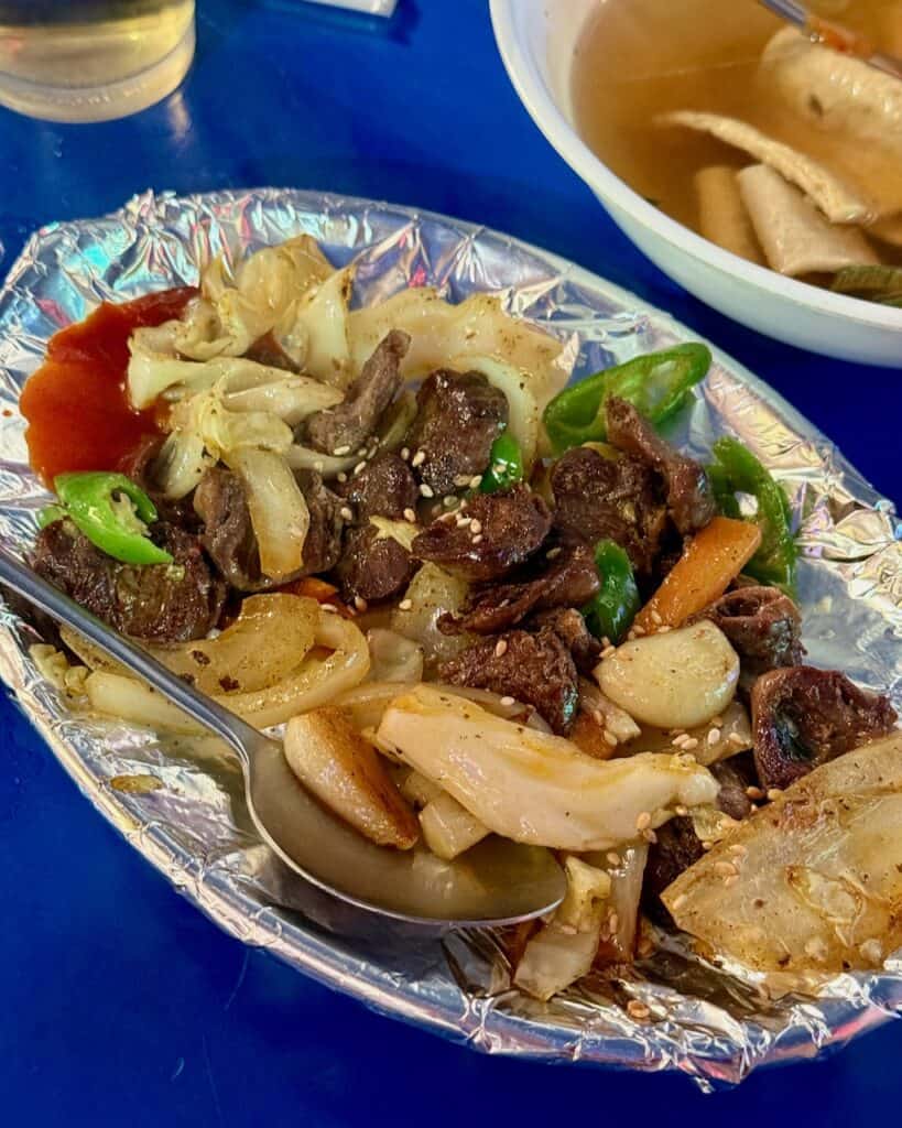 Stir-fried heart at a pojangmacha.